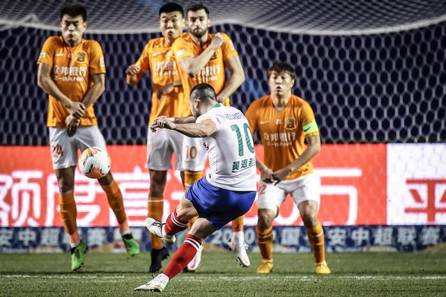 英超-哈弗茨助攻萨利巴破门 阿森纳1-1富勒姆