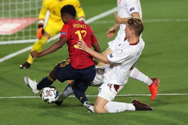 西甲-拉菲尼亚双响德容破门 巴萨5-1马略卡